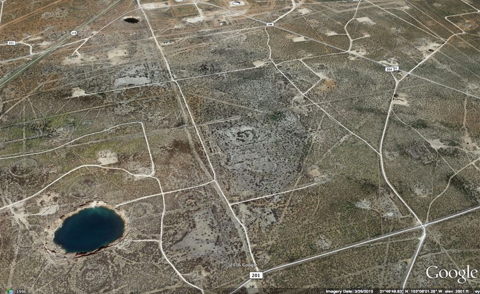 News Two Giant Sinkholes At Risk Of Colliding In Texas