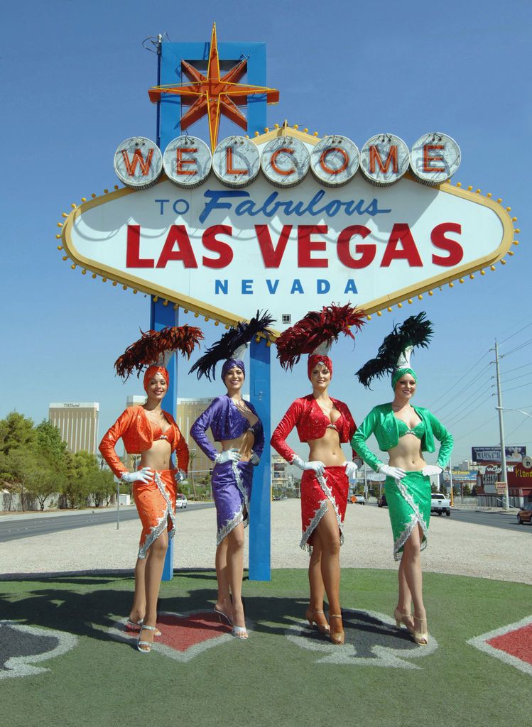 welcome-to-las-vegas-sign-showgirls_zps8lvqo2xj.jpg